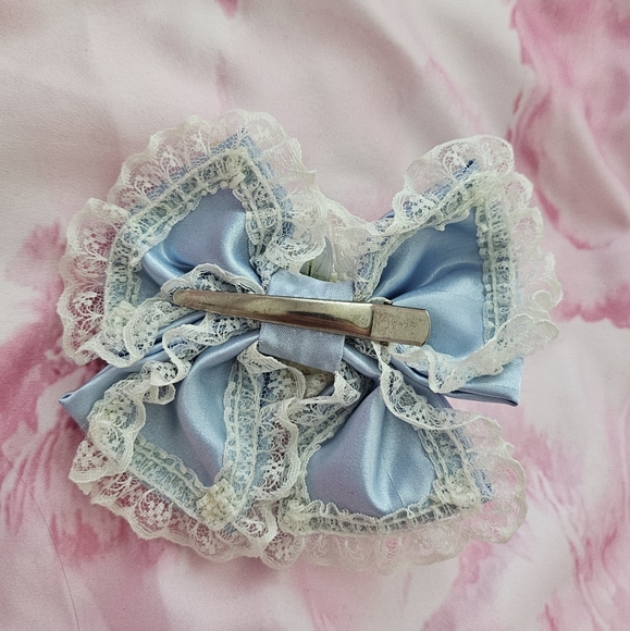 La Pafait Gyaru Lolita Sax Blue And White Rhinestone Bow With Lace Trim - Picture 3 of 3